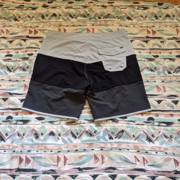 Hurley Surf Surfer Beach Men's Drawstring Black Gray Board Shorts Size 33 x 8.5" - Picture 2 of 7